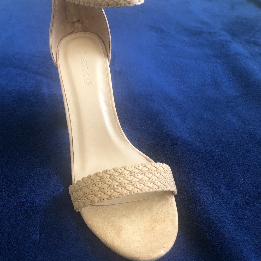 Heels - Picture 2 of 4
